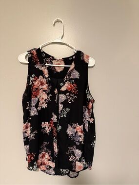 Maurices Black Floral V-Neck Sleeveless Blouse